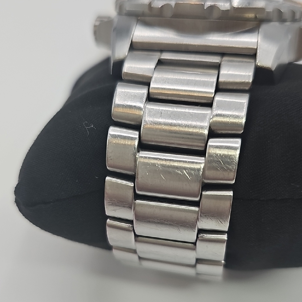 Luminox Silver and White Watch Navy SEAL - Picture 7 of 10